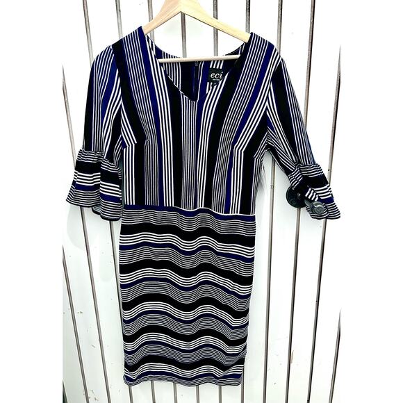 Eci V-Neck Striped Bell Sleeve Dress Size 8 NWT - Picture 9 of 9